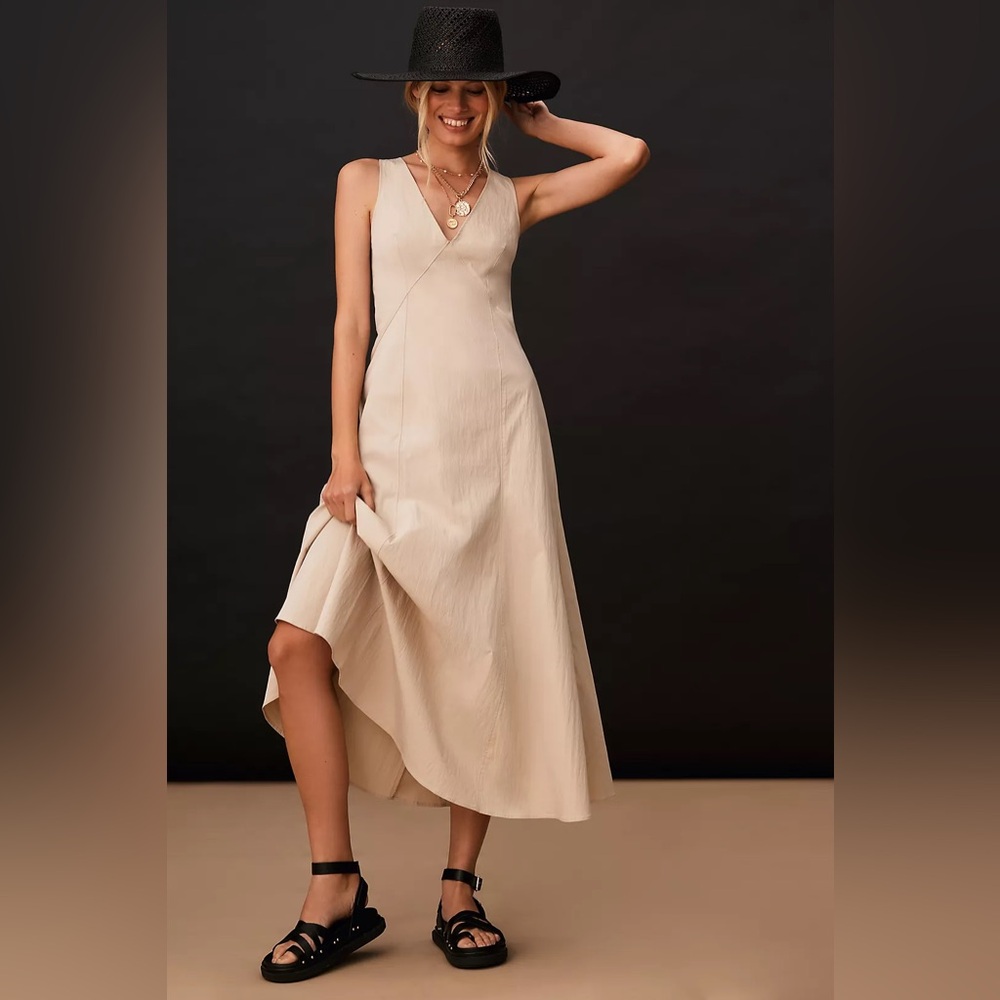 Anthropologie || Sleeveless V-Neck A-Line Dress Seamed Midi Tan 14‎